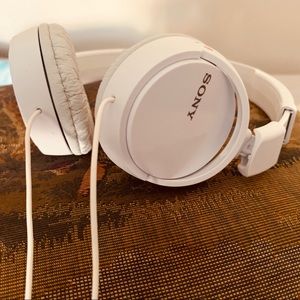 good sound sonic earphone , White color